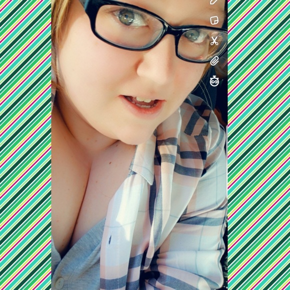 Meet your Posher, Melissa - Picture 2 of 11